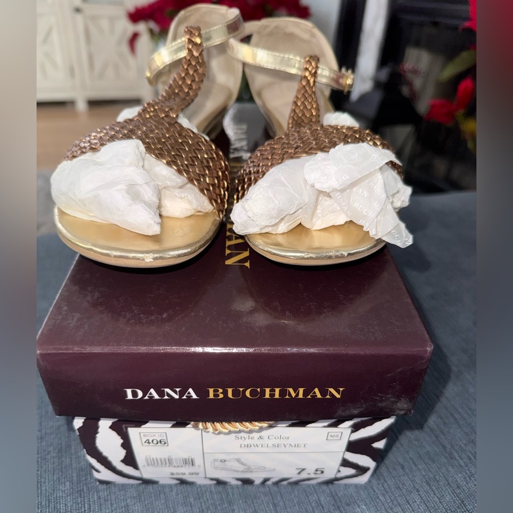 Dana Buchman Women's Gold Woven Sandals DBWELSEYMET